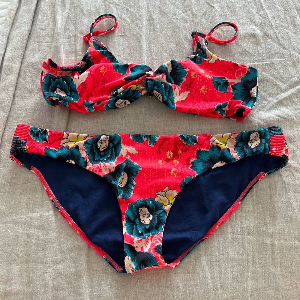 Billabong 2 piece bikini